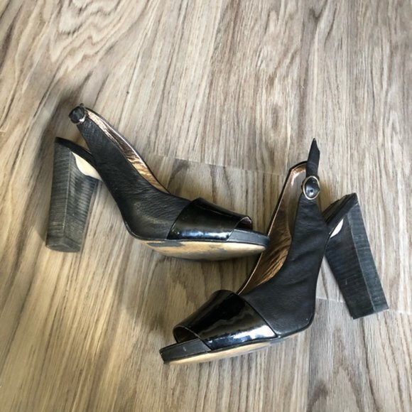 Banana republic leather singleback sandals 4” heel - Picture 8 of 8